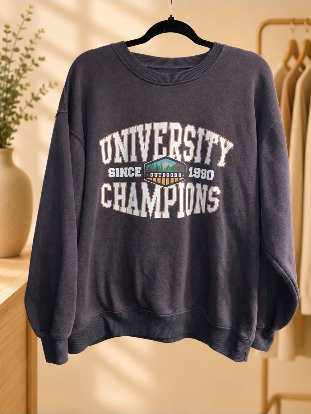 refuge Navy 'University Champions' Graphic Crewneck Sweatshirt | Size M | GUC